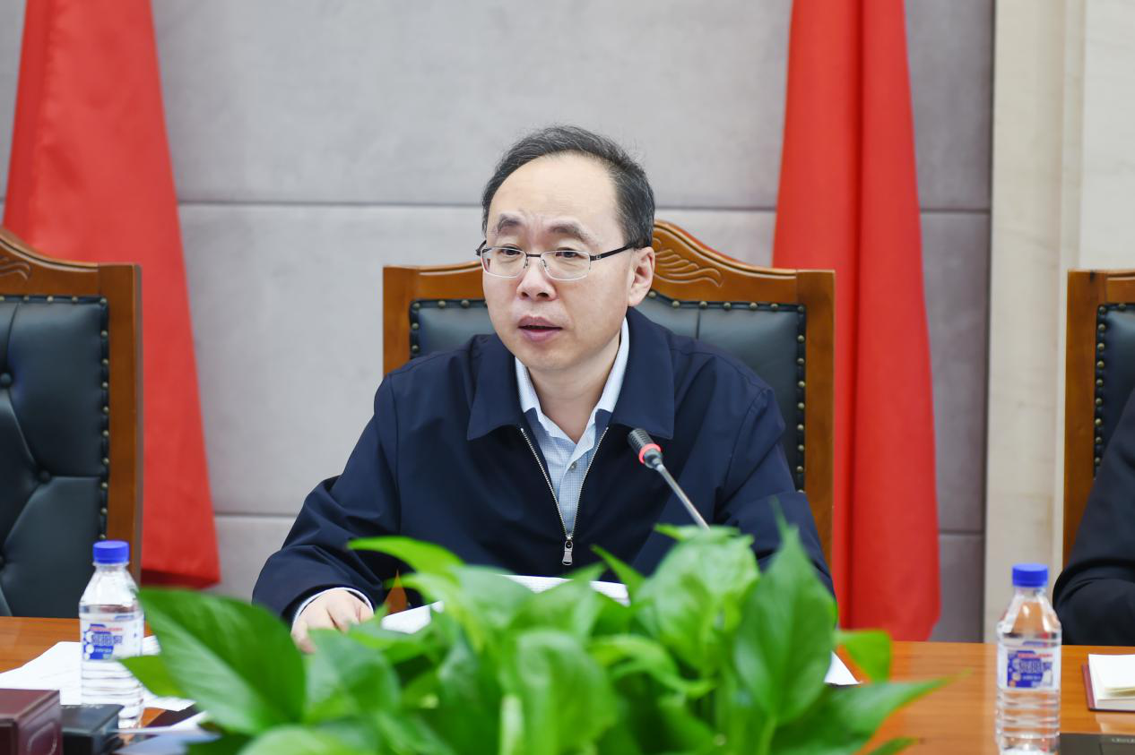 省检察院召开党组会学习贯彻中央、最高检会议精神